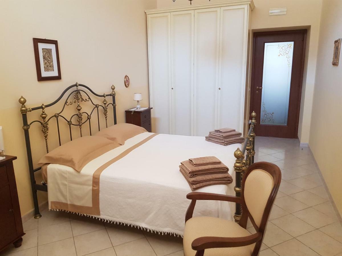 Half House Floridia Villa Exterior photo